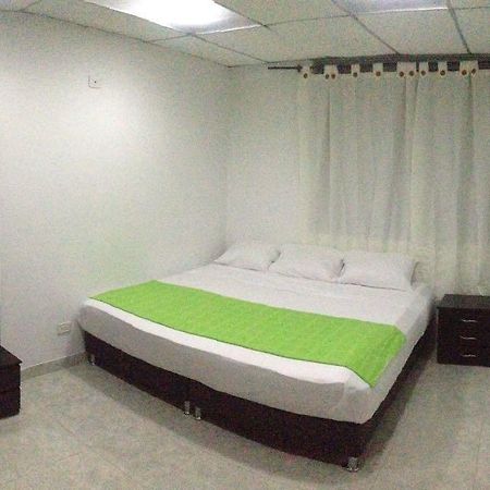 Hostal Deluxe Santander Манісалес Екстер'єр фото