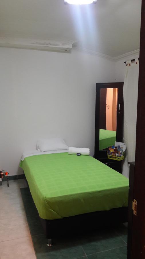Hostal Deluxe Santander Манісалес Екстер'єр фото