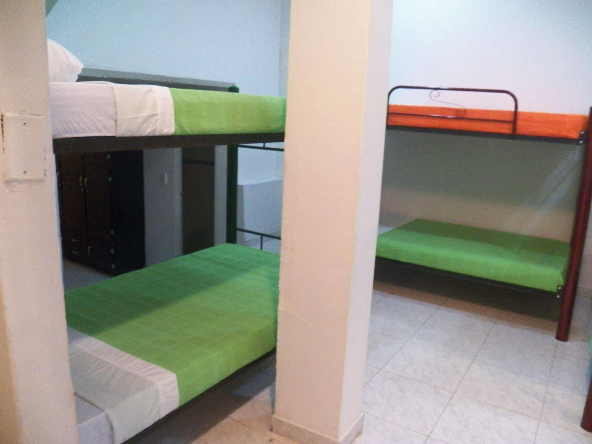 Hostal Deluxe Santander Манісалес Екстер'єр фото