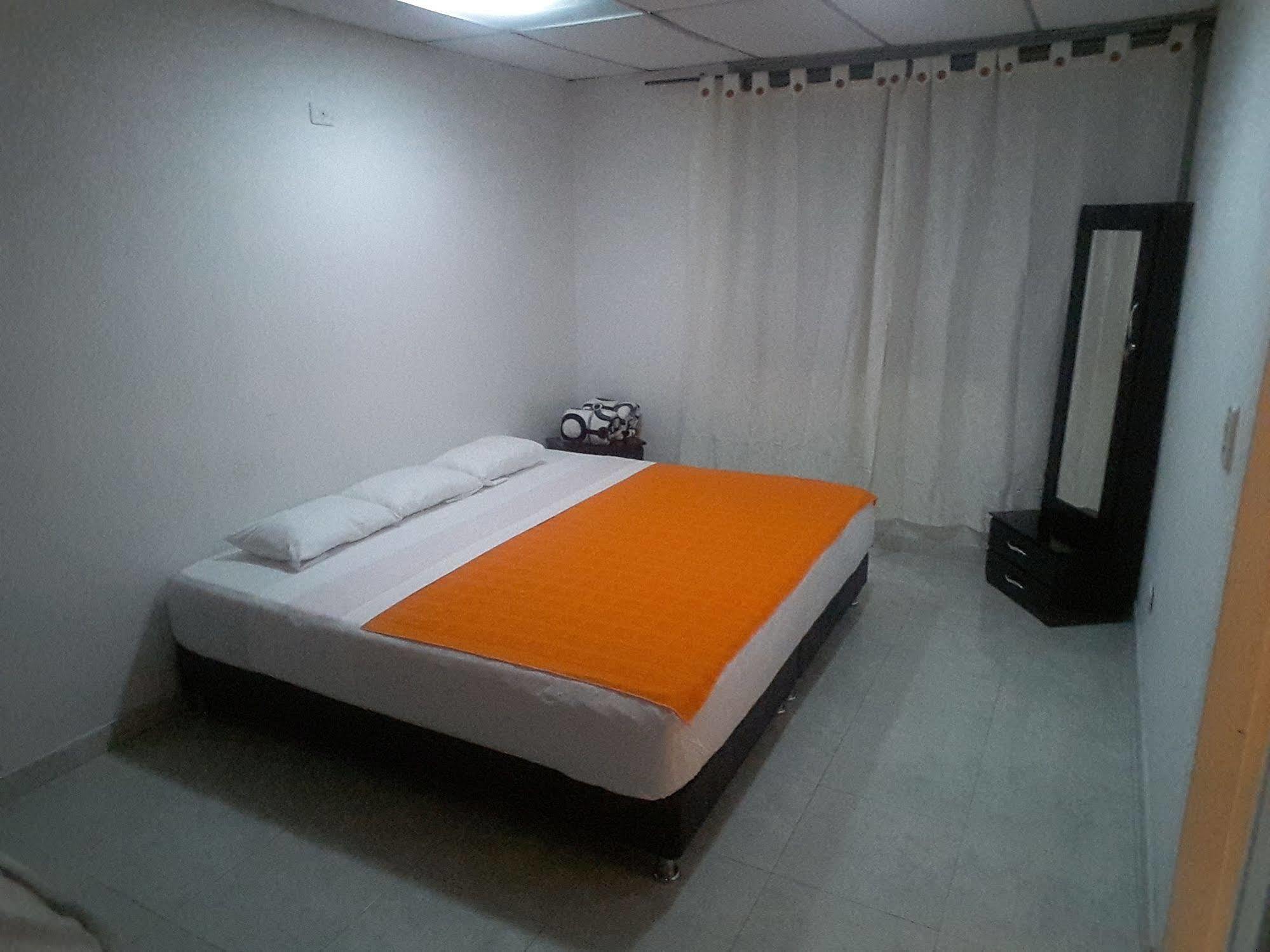 Hostal Deluxe Santander Манісалес Екстер'єр фото