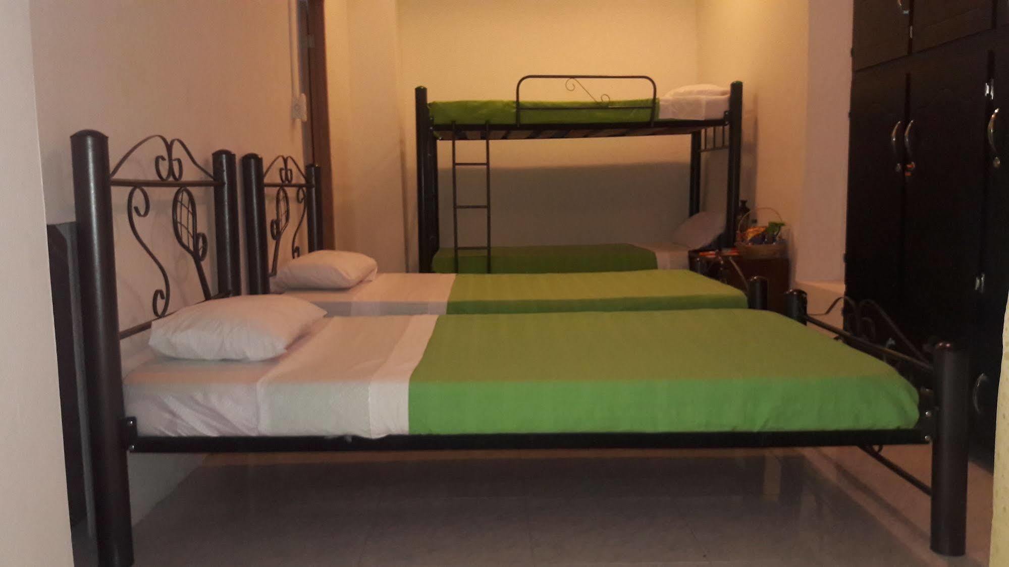 Hostal Deluxe Santander Манісалес Екстер'єр фото