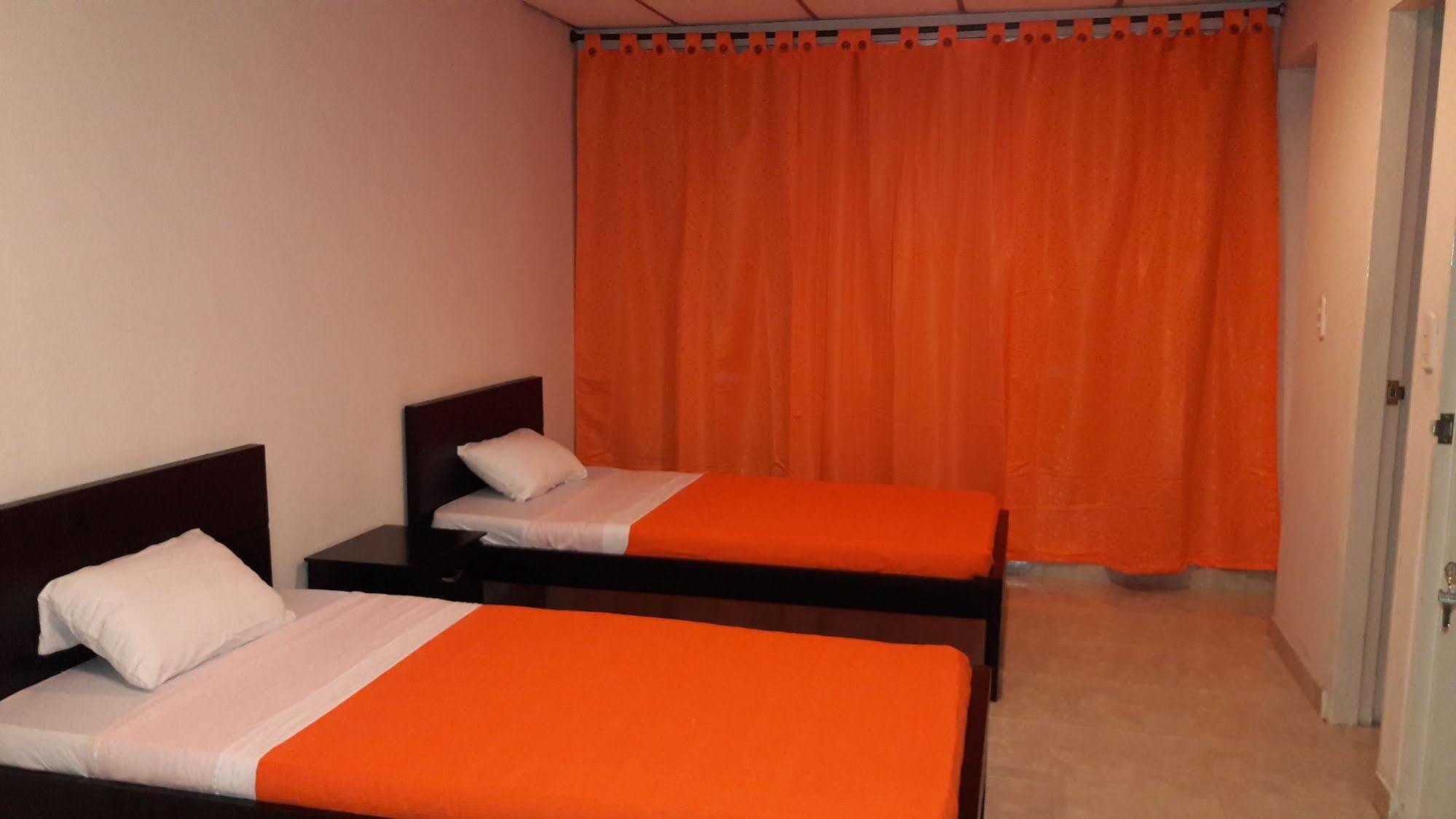 Hostal Deluxe Santander Манісалес Екстер'єр фото